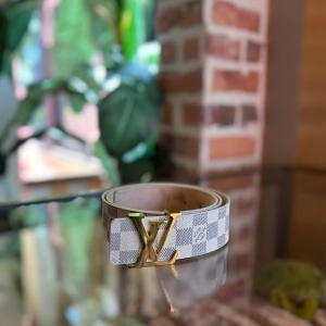 LOUIS VUITTON Damier Azur Initals Belts Sz 95/38 ( US 10)