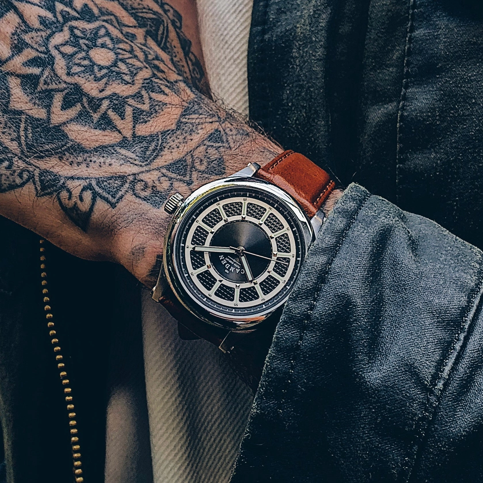 No.253 Tan and Steel