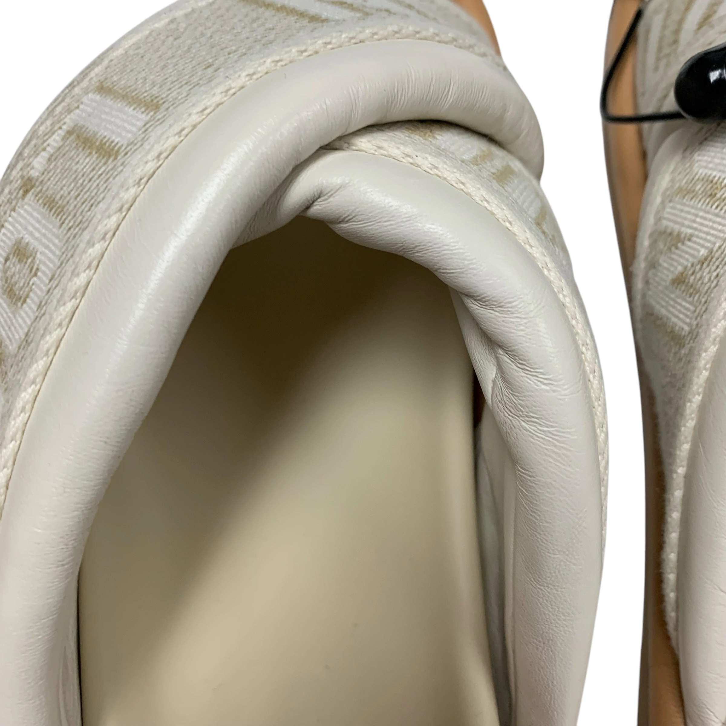 Sandals Luxury Designer By Louis Vuitton In Cream, Size: 8.5