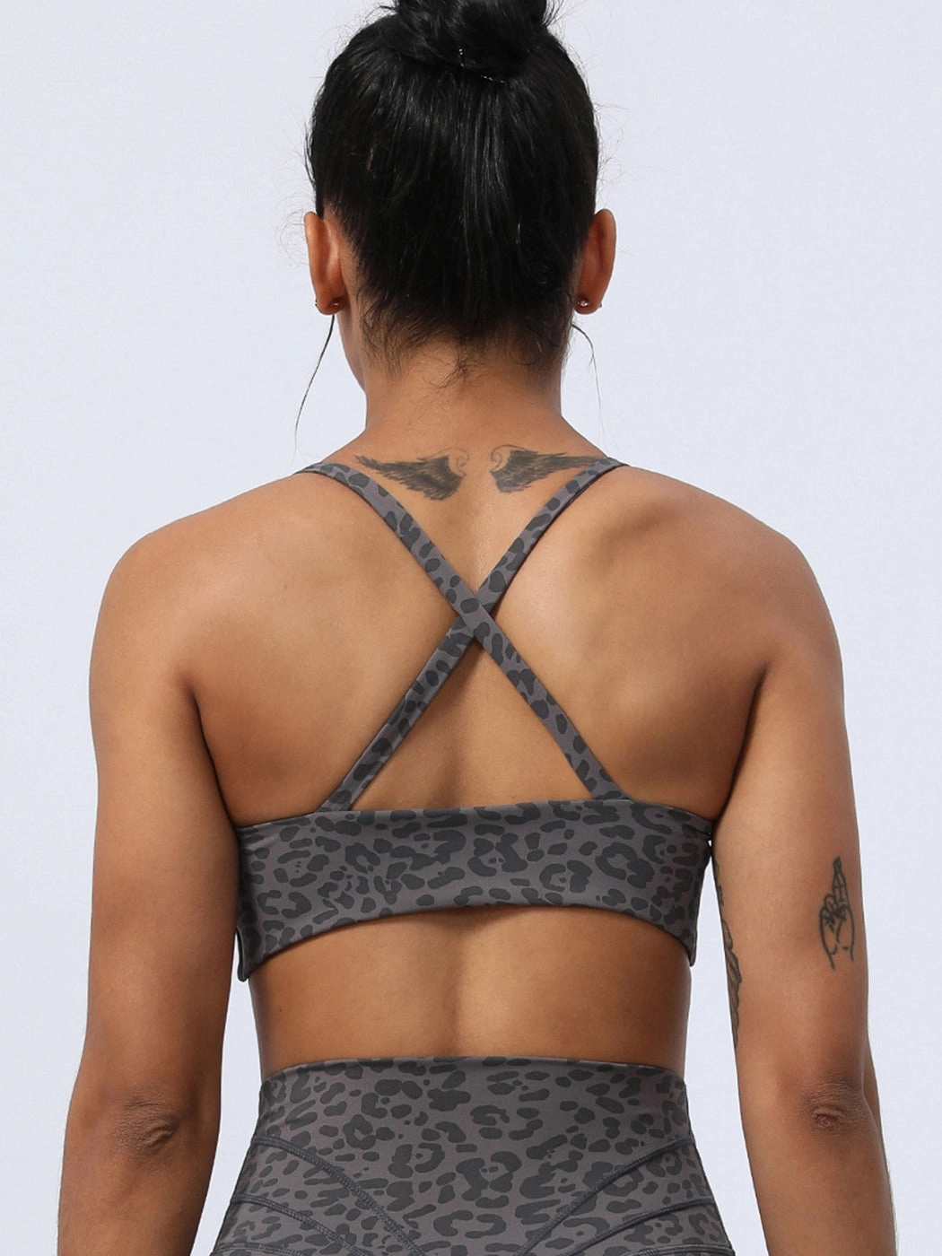 Twist Leopard Print Yoga Sports Bra